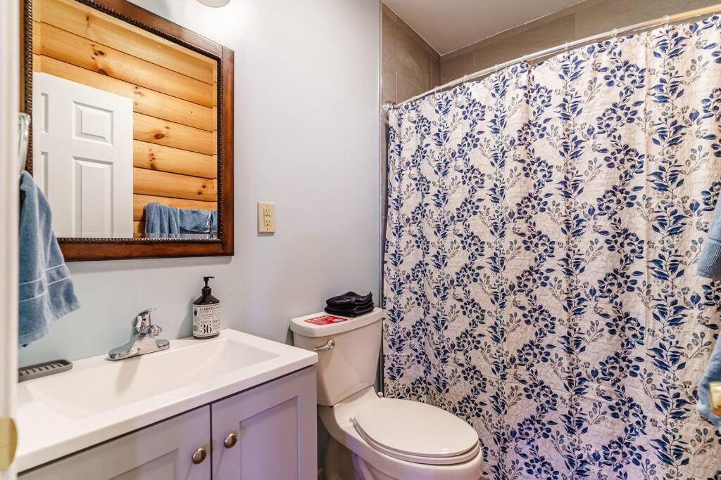 Balk Oasis, Mountain Views,rustic, Hottub Holiday home Stanley