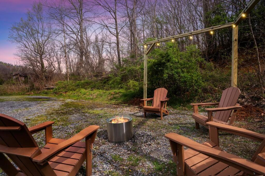 Balk Oasis, Mountain Views,rustic, Hottub Holiday home
